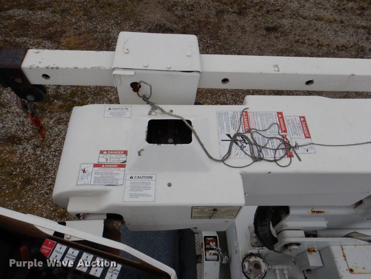 image for item DH5309 2003 Freightliner Business Class M2 bucket truck