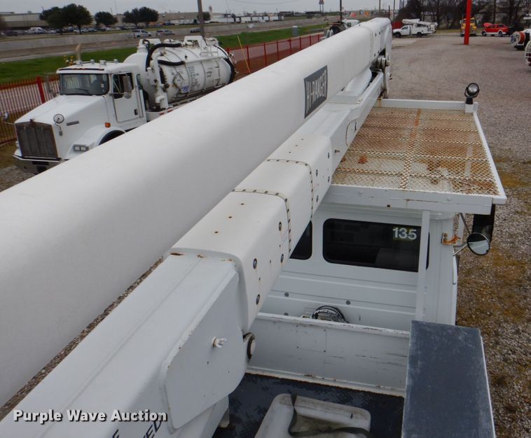 image for item DH5309 2003 Freightliner Business Class M2 bucket truck