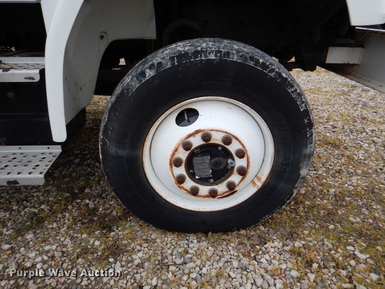 image for item DH5309 2003 Freightliner Business Class M2 bucket truck