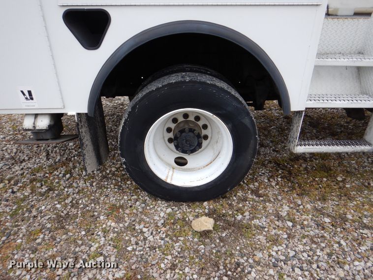 image for item DH5309 2003 Freightliner Business Class M2 bucket truck