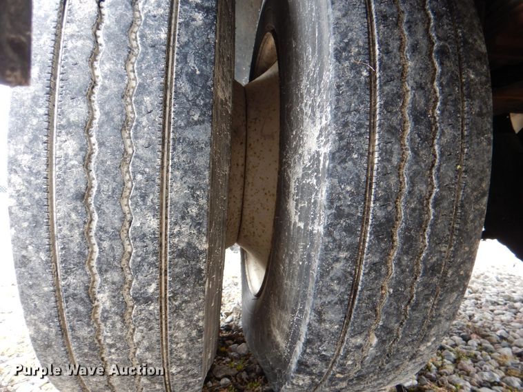 image for item DH5309 2003 Freightliner Business Class M2 bucket truck