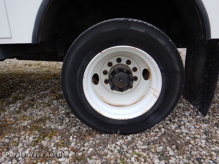 image for item DH5309 2003 Freightliner Business Class M2 bucket truck