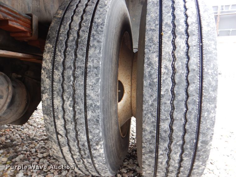 image for item DH5309 2003 Freightliner Business Class M2 bucket truck