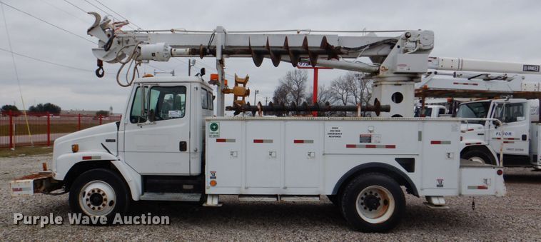 image for item DH5310 2000 Freightliner FL70 digger derrick truck