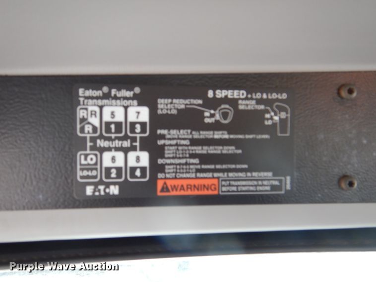 image for item DH5310 2000 Freightliner FL70 digger derrick truck