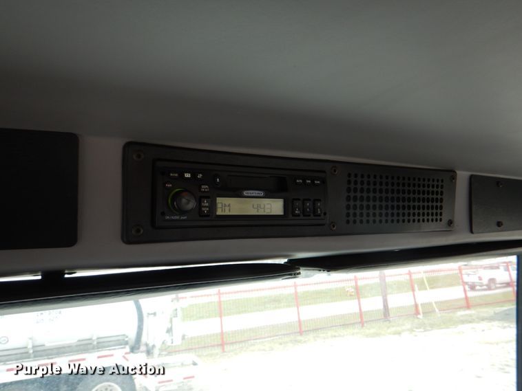 image for item DH5310 2000 Freightliner FL70 digger derrick truck