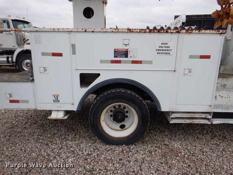 image for item DH5310 2000 Freightliner FL70 digger derrick truck