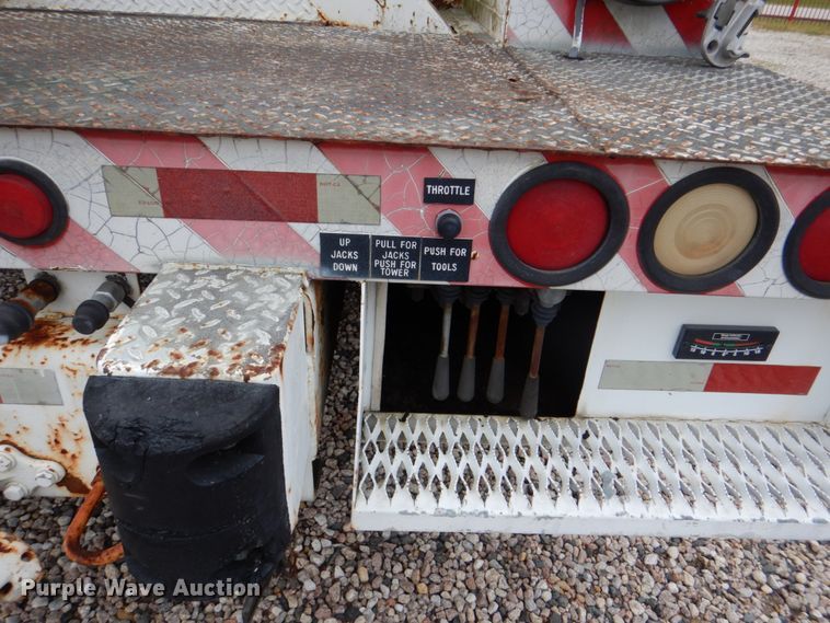 image for item DH5310 2000 Freightliner FL70 digger derrick truck