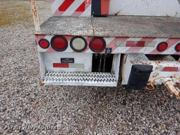 image for item DH5310 2000 Freightliner FL70 digger derrick truck