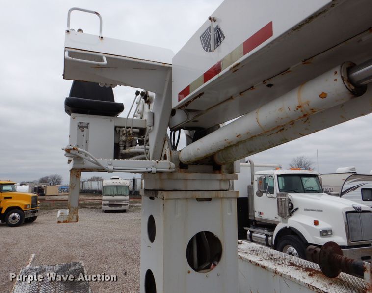 image for item DH5310 2000 Freightliner FL70 digger derrick truck