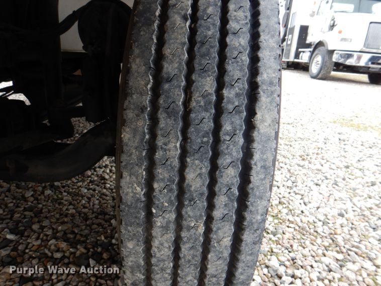 image for item DH5310 2000 Freightliner FL70 digger derrick truck