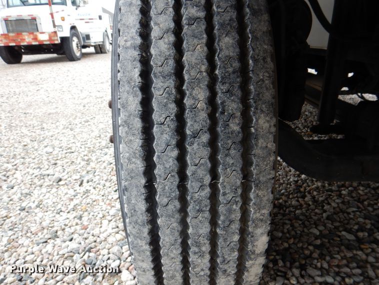 image for item DH5310 2000 Freightliner FL70 digger derrick truck