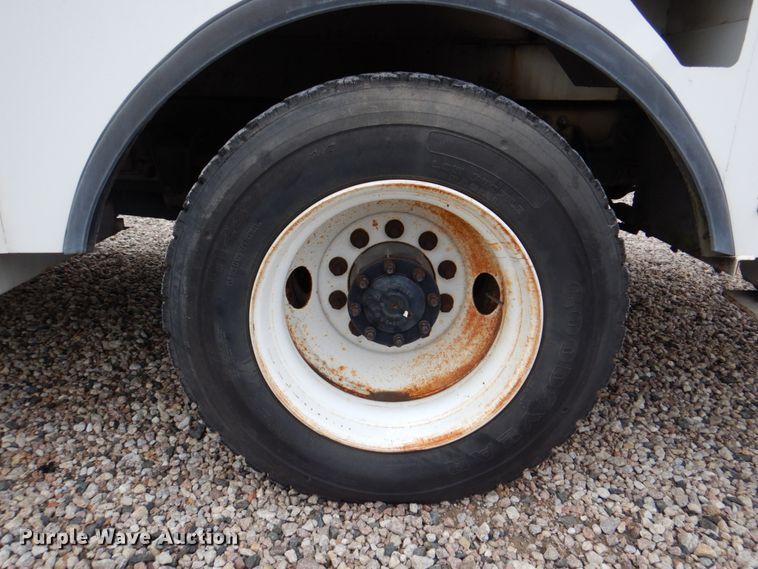 image for item DH5310 2000 Freightliner FL70 digger derrick truck