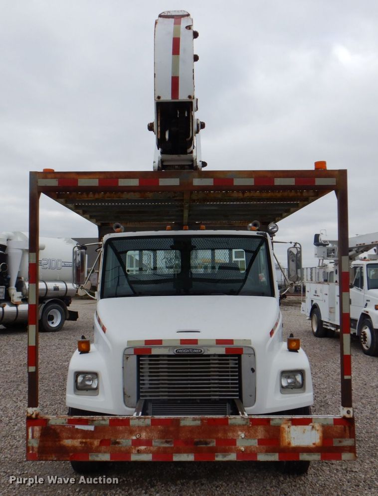 image for item DH5311 2000 Freightliner FL70 bucket truck