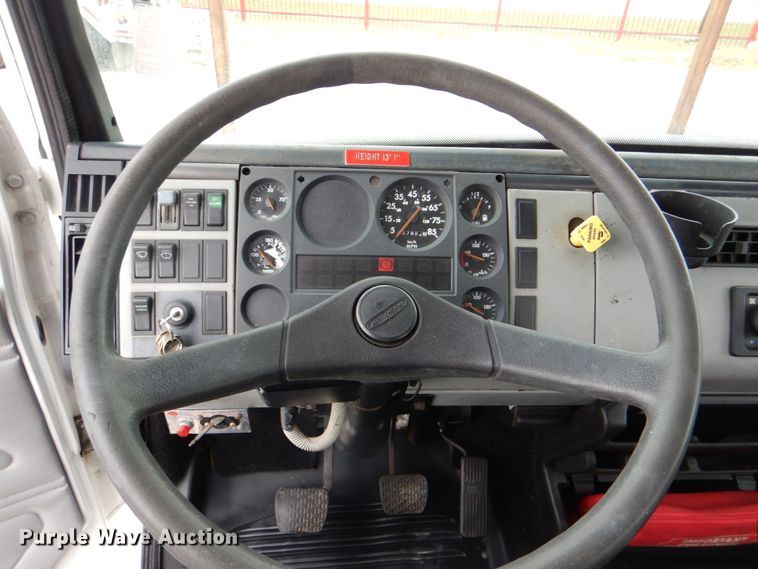 image for item DH5311 2000 Freightliner FL70 bucket truck