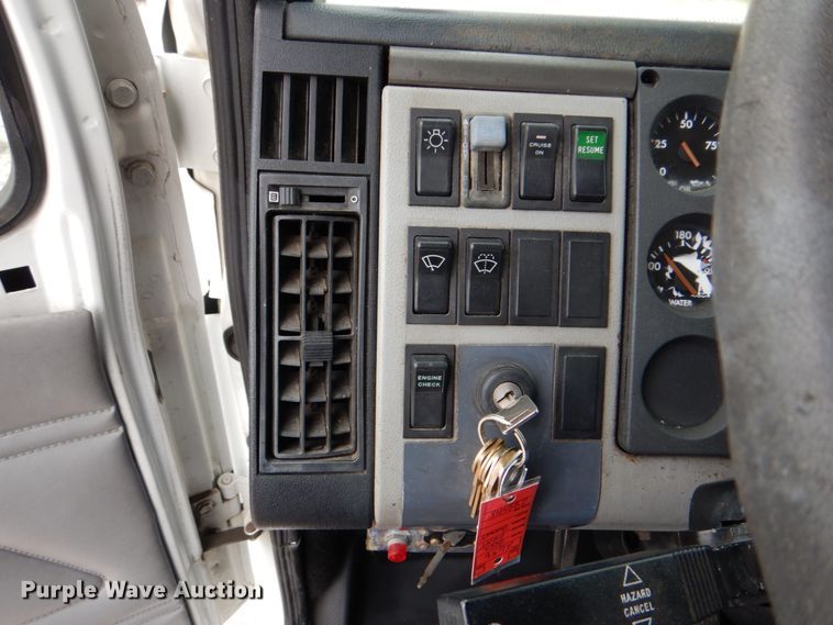 image for item DH5311 2000 Freightliner FL70 bucket truck