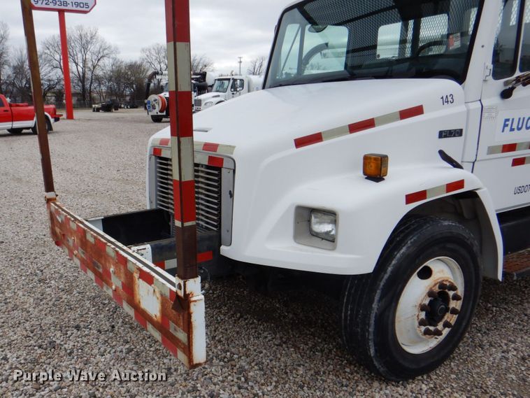 image for item DH5311 2000 Freightliner FL70 bucket truck
