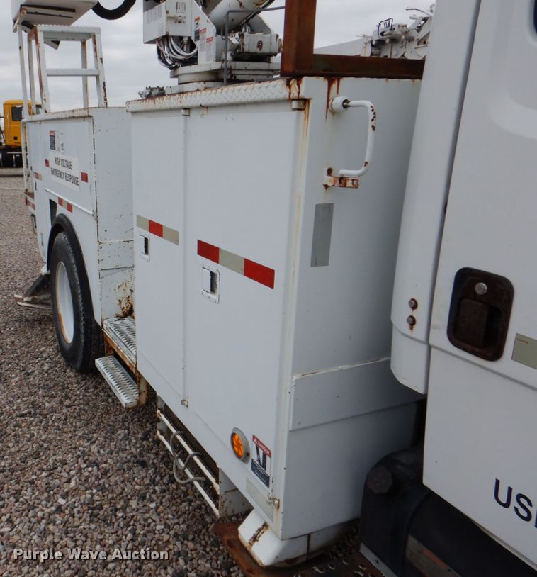 image for item DH5311 2000 Freightliner FL70 bucket truck