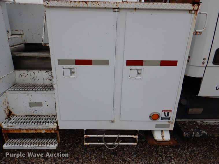 image for item DH5311 2000 Freightliner FL70 bucket truck