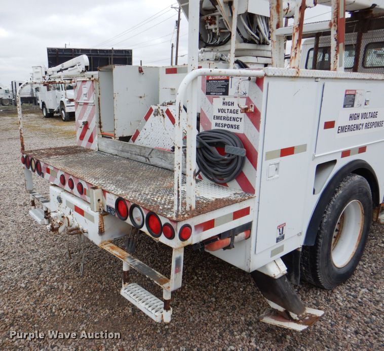 image for item DH5311 2000 Freightliner FL70 bucket truck