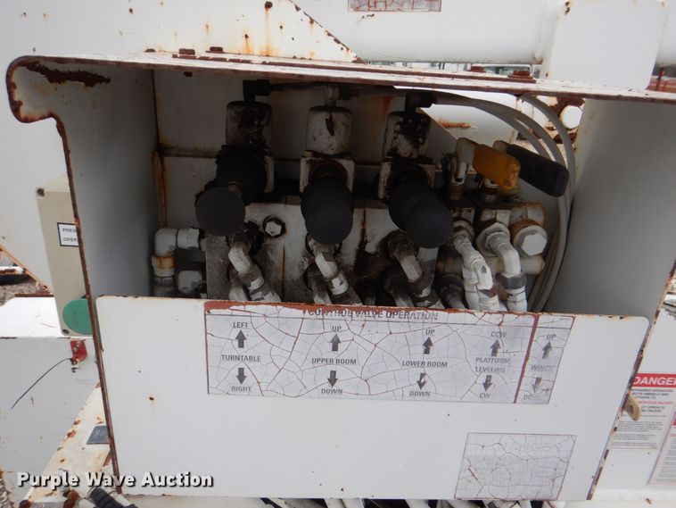 image for item DH5311 2000 Freightliner FL70 bucket truck