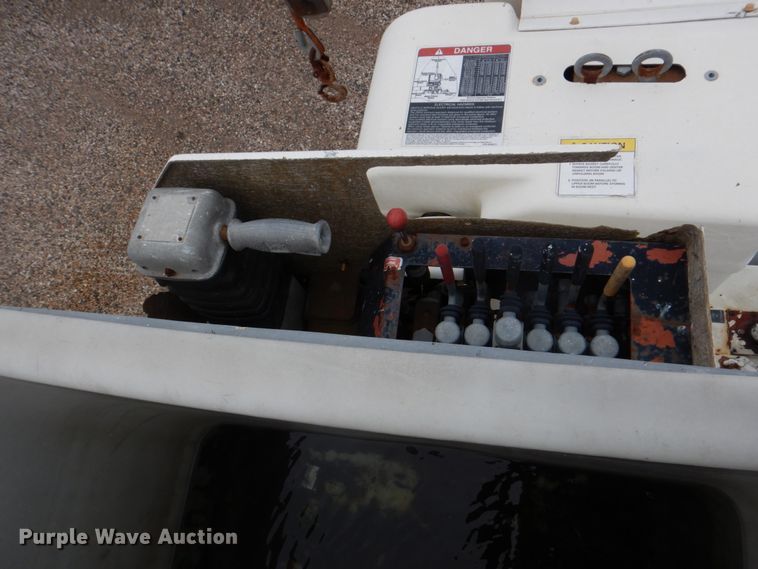 image for item DH5311 2000 Freightliner FL70 bucket truck