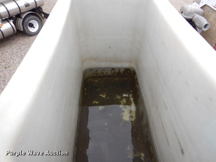 image for item DH5311 2000 Freightliner FL70 bucket truck