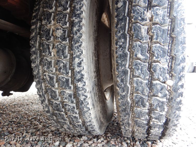 image for item DH5311 2000 Freightliner FL70 bucket truck