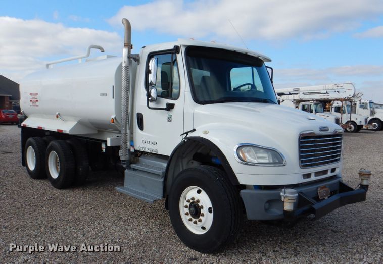 image for item DH5313 2013 Freightliner Business Class M2 water truck