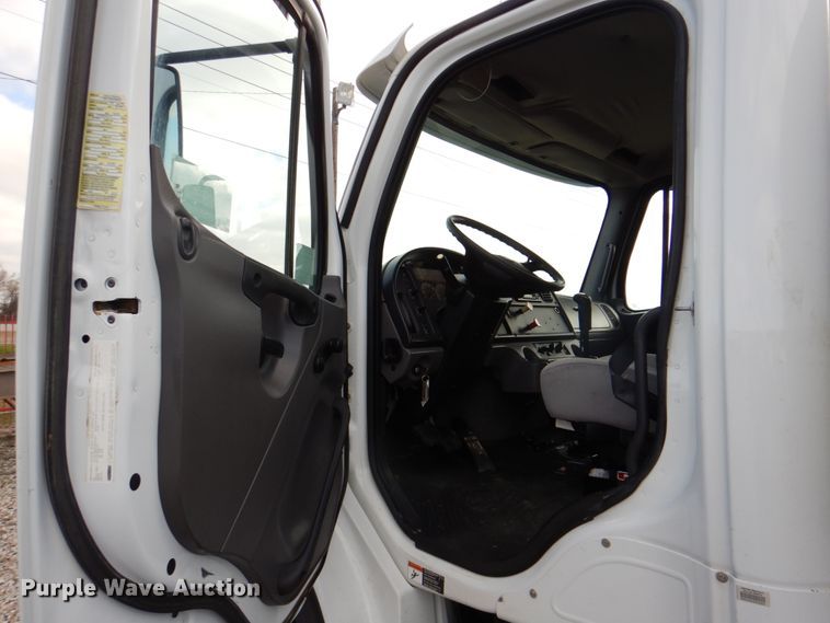 image for item DH5313 2013 Freightliner Business Class M2 water truck
