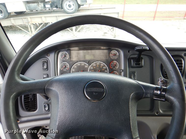 image for item DH5313 2013 Freightliner Business Class M2 water truck