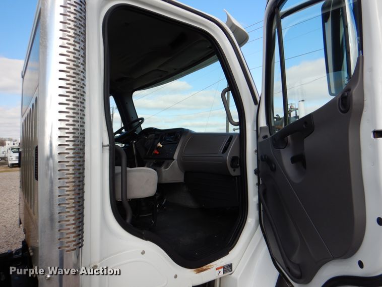 image for item DH5313 2013 Freightliner Business Class M2 water truck
