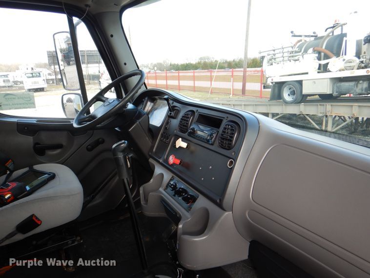image for item DH5313 2013 Freightliner Business Class M2 water truck
