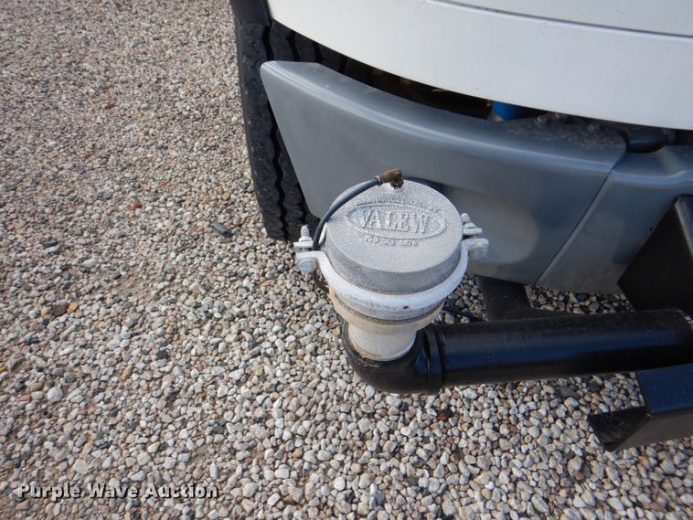 image for item DH5313 2013 Freightliner Business Class M2 water truck