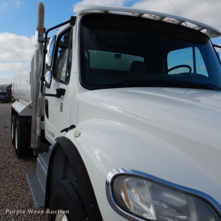 image for item DH5313 2013 Freightliner Business Class M2 water truck