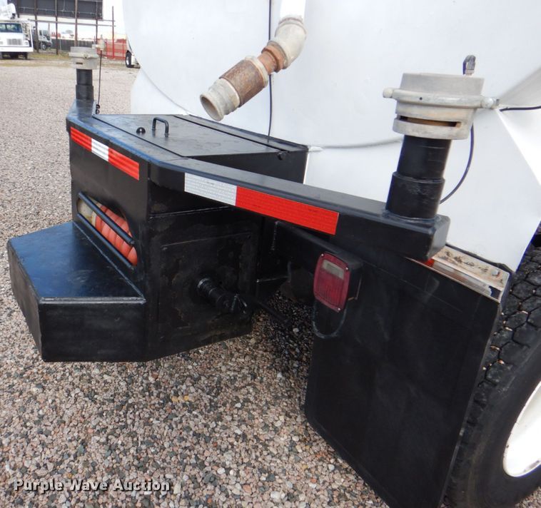 image for item DH5313 2013 Freightliner Business Class M2 water truck