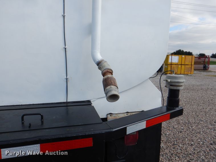 image for item DH5313 2013 Freightliner Business Class M2 water truck