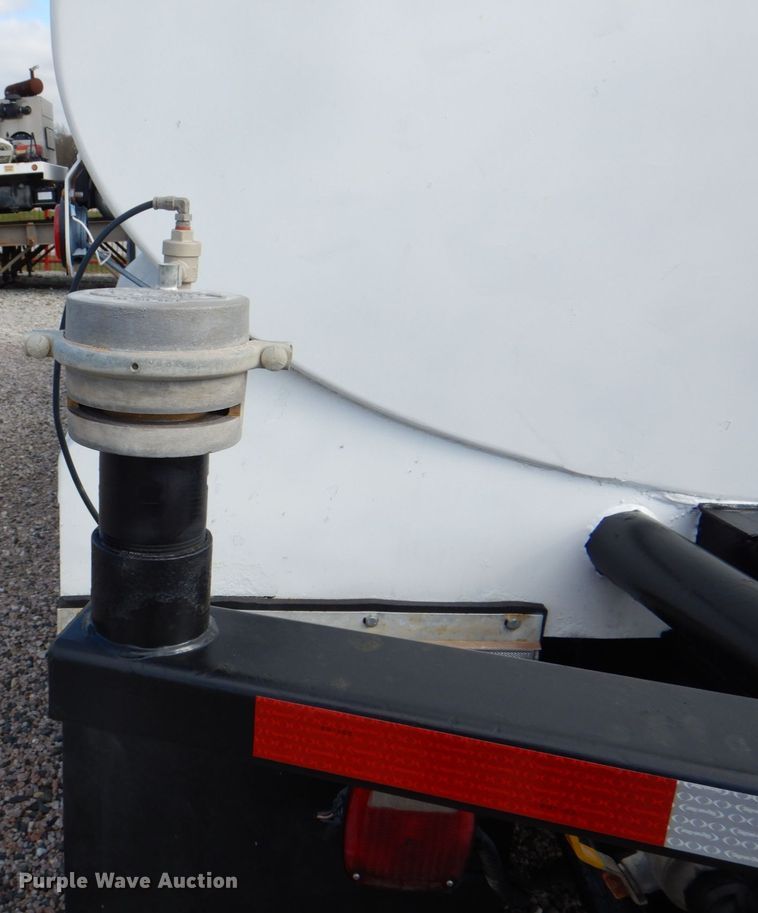 image for item DH5313 2013 Freightliner Business Class M2 water truck