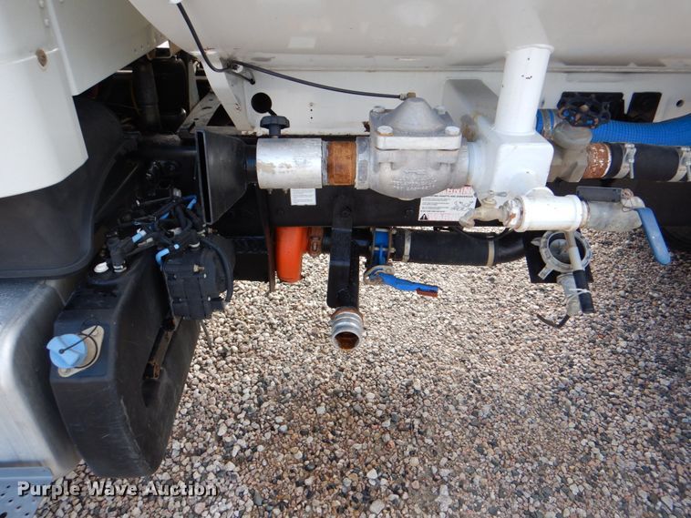 image for item DH5313 2013 Freightliner Business Class M2 water truck