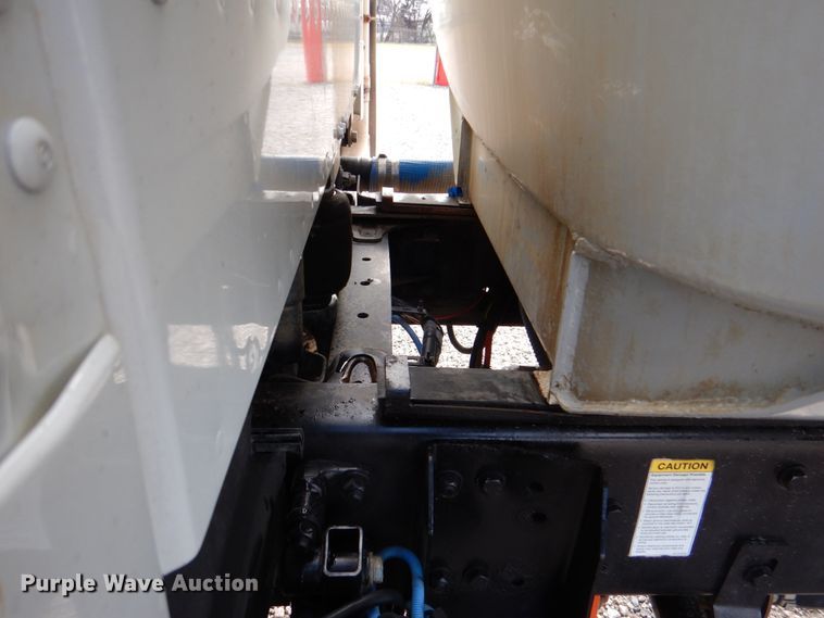 image for item DH5313 2013 Freightliner Business Class M2 water truck