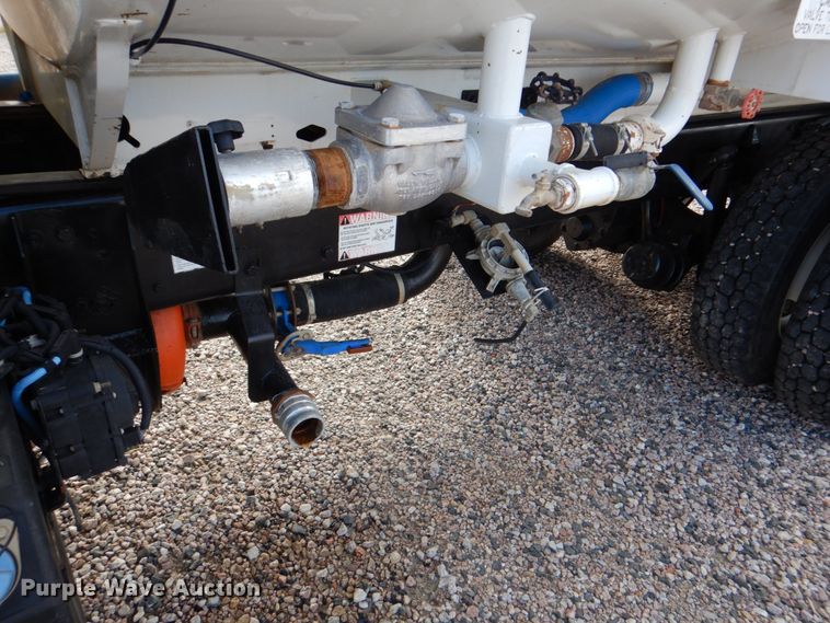 image for item DH5313 2013 Freightliner Business Class M2 water truck