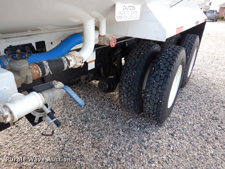 image for item DH5313 2013 Freightliner Business Class M2 water truck