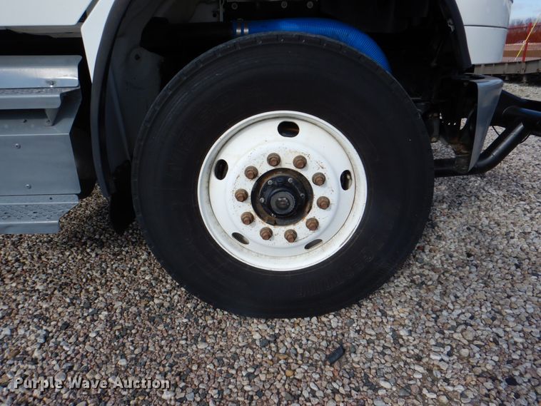 image for item DH5313 2013 Freightliner Business Class M2 water truck