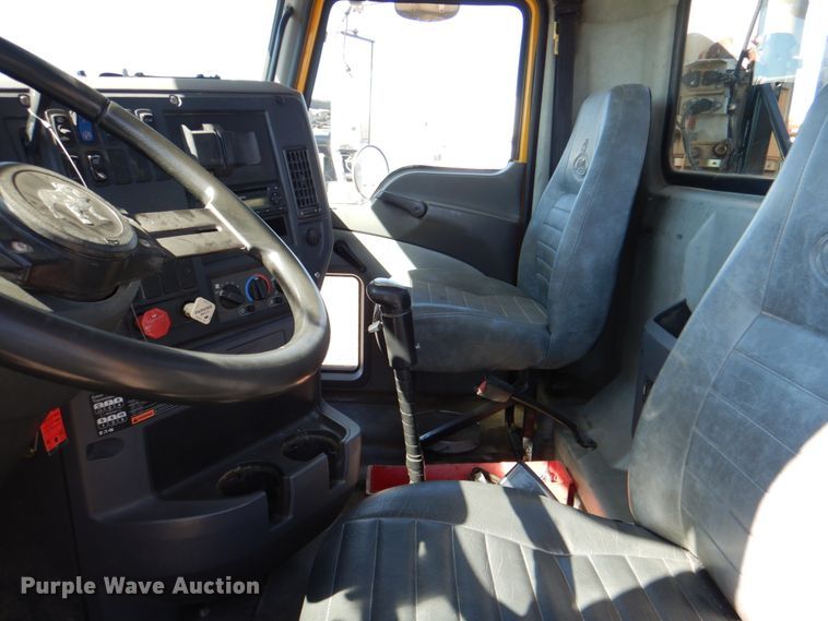 image for item DH5315 2009 Mack CHU613 crane truck