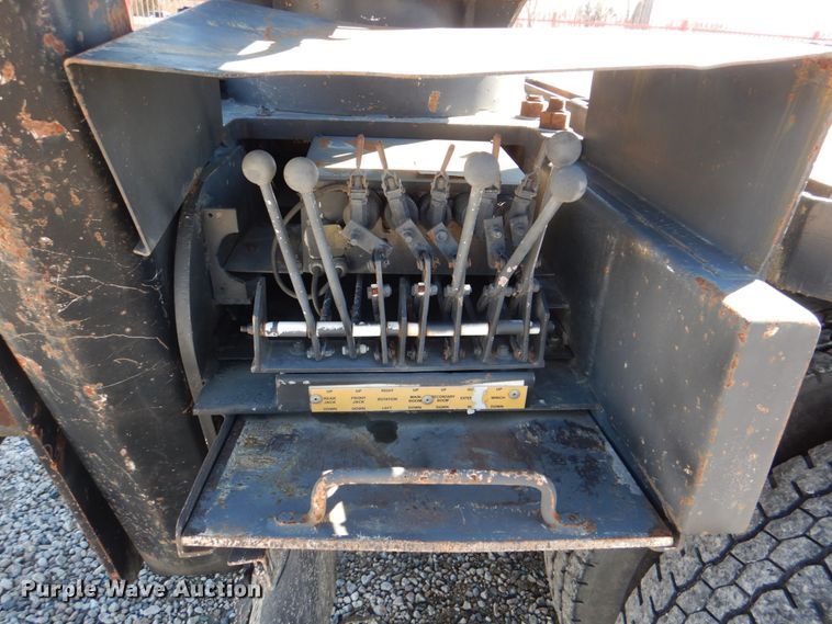 image for item DH5315 2009 Mack CHU613 crane truck