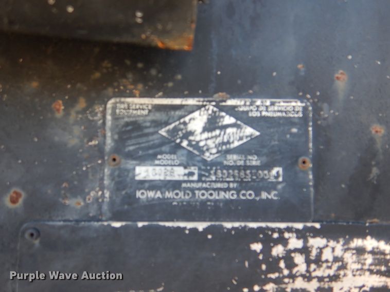 image for item DH5315 2009 Mack CHU613 crane truck