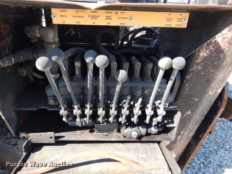 image for item DH5315 2009 Mack CHU613 crane truck