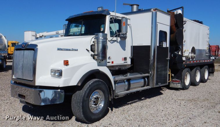 image for item DH5316 2013 Western Star 4900 hydrovac truck
