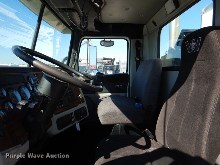 image for item DH5316 2013 Western Star 4900 hydrovac truck