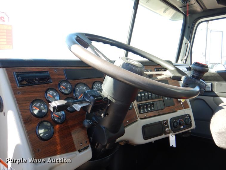 image for item DH5316 2013 Western Star 4900 hydrovac truck